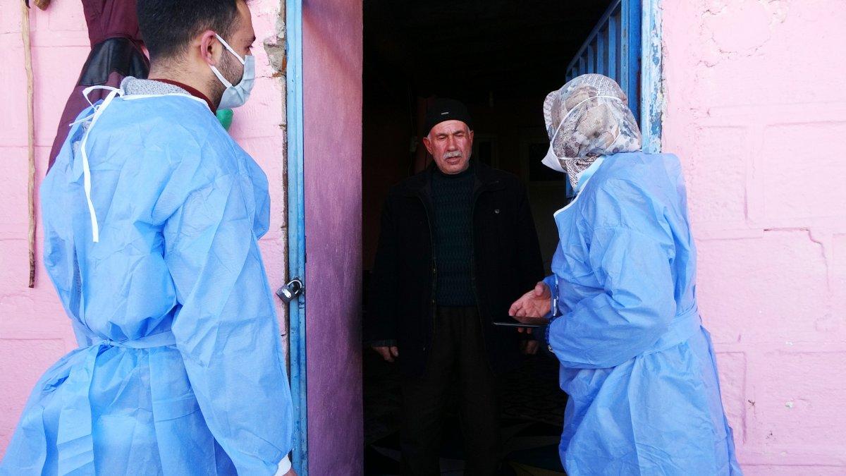 Aşı timleri, Muş'un en ücra köylere ulaşıyor