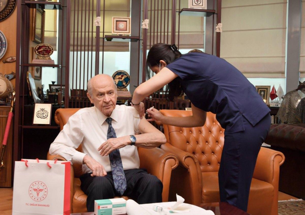 Devlet Bahçeli TURKOVAC aşısı oldu