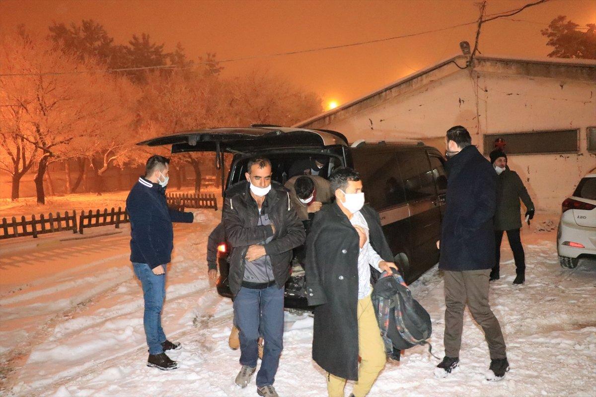 Erzincan'da 17 düzensiz göçmen yakalandı