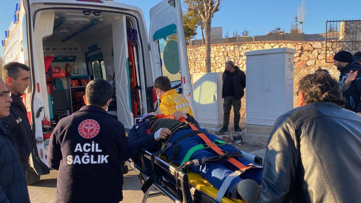 Niğde’de trafik kazası: Arka camdan yola fırladılar