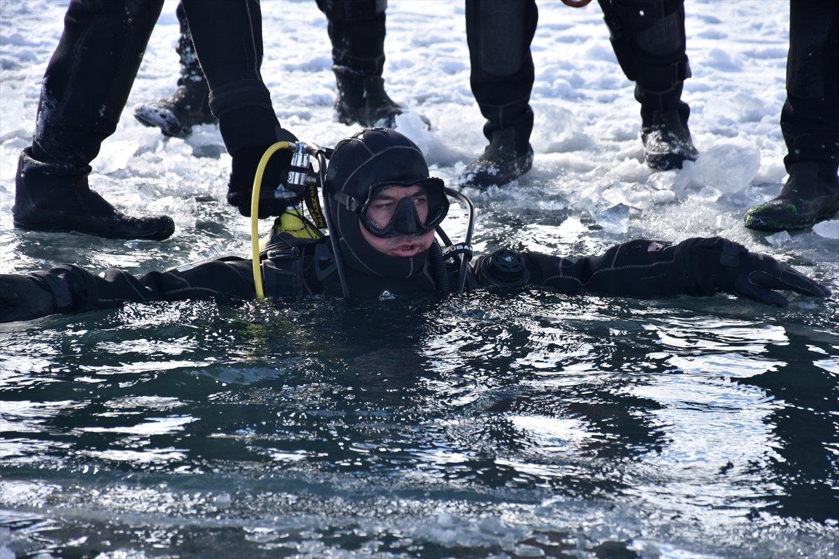 Çıldır Gölü'nde su altı komandoları dalış gerçekleştirdi