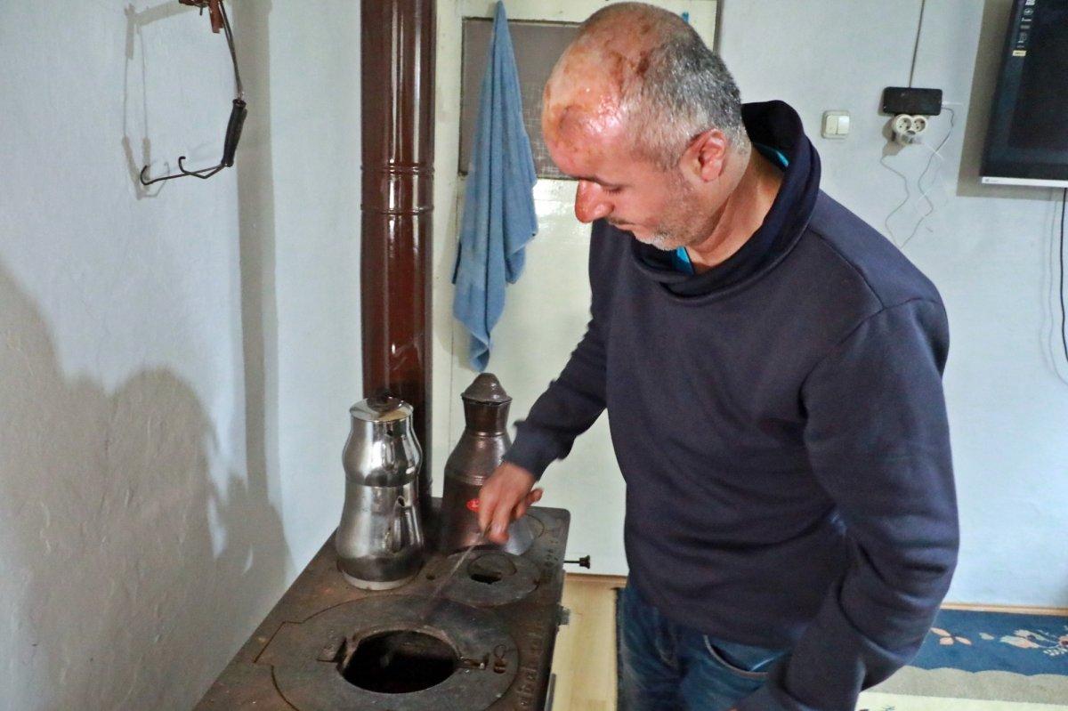 Antalya'da yangında her şeylerini kaybeden ailenin yüzü, yapılan yardımlarla güldü