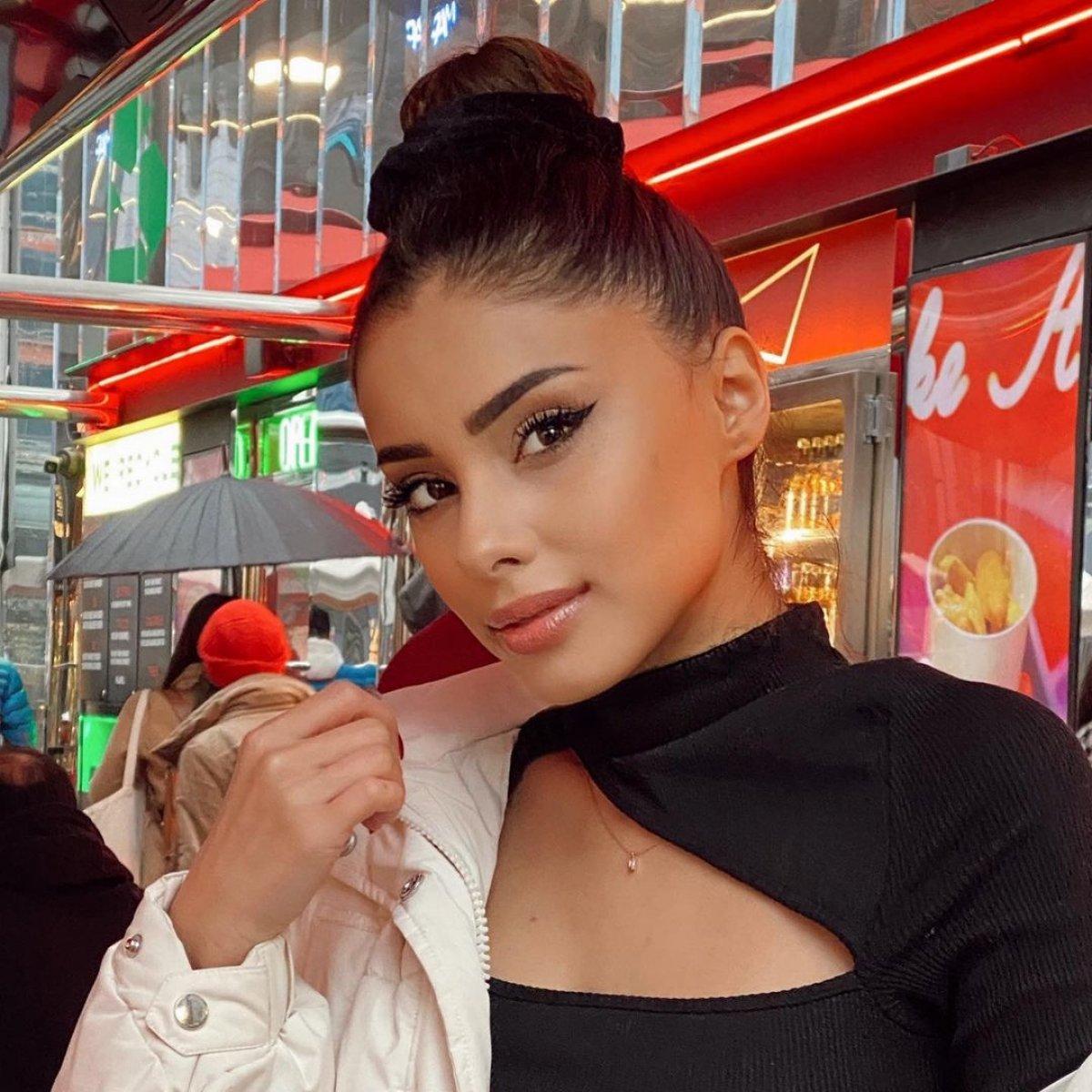 Özcan Deniz'den sevgilisine maddi yardım