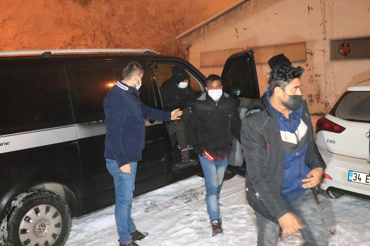 Erzincan'da 17 düzensiz göçmen yakalandı