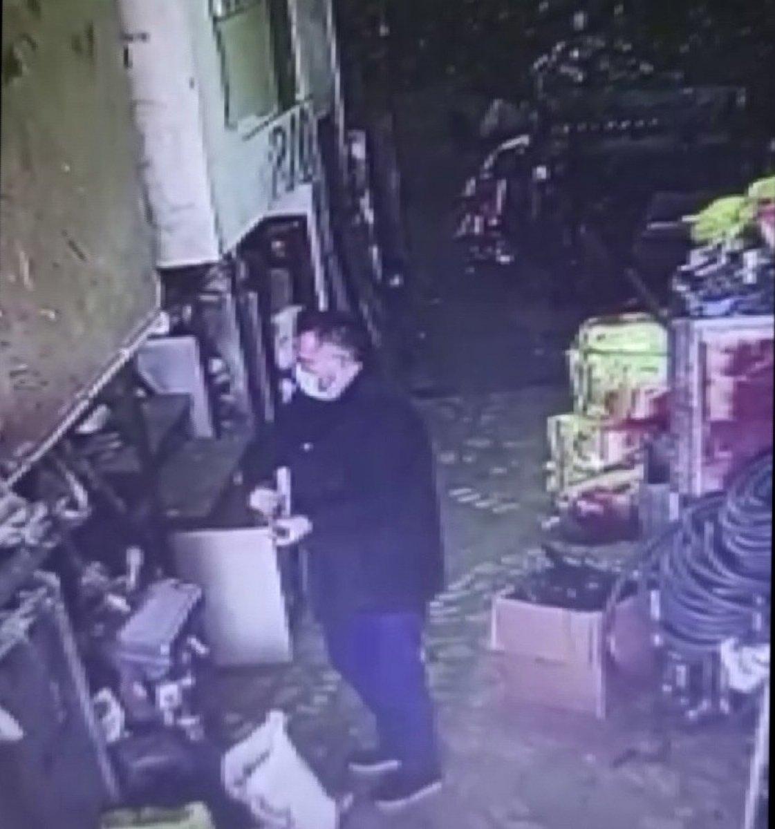 Sultanbeyli'de şamandıra hırsızı kamerada