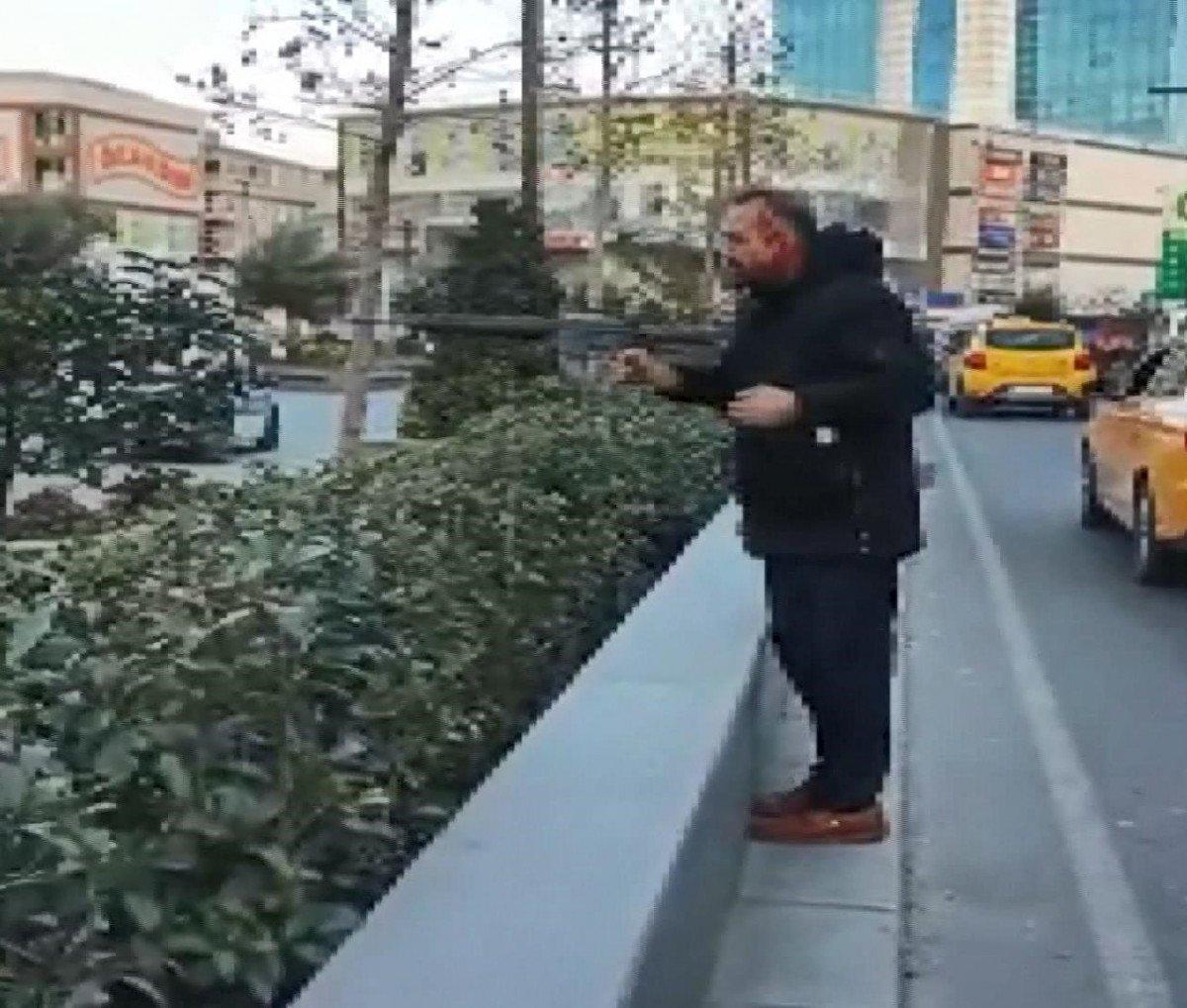 Esenyurt’ta, silahlı kardeş kavgasının yeni görüntüleri ortaya çıktı