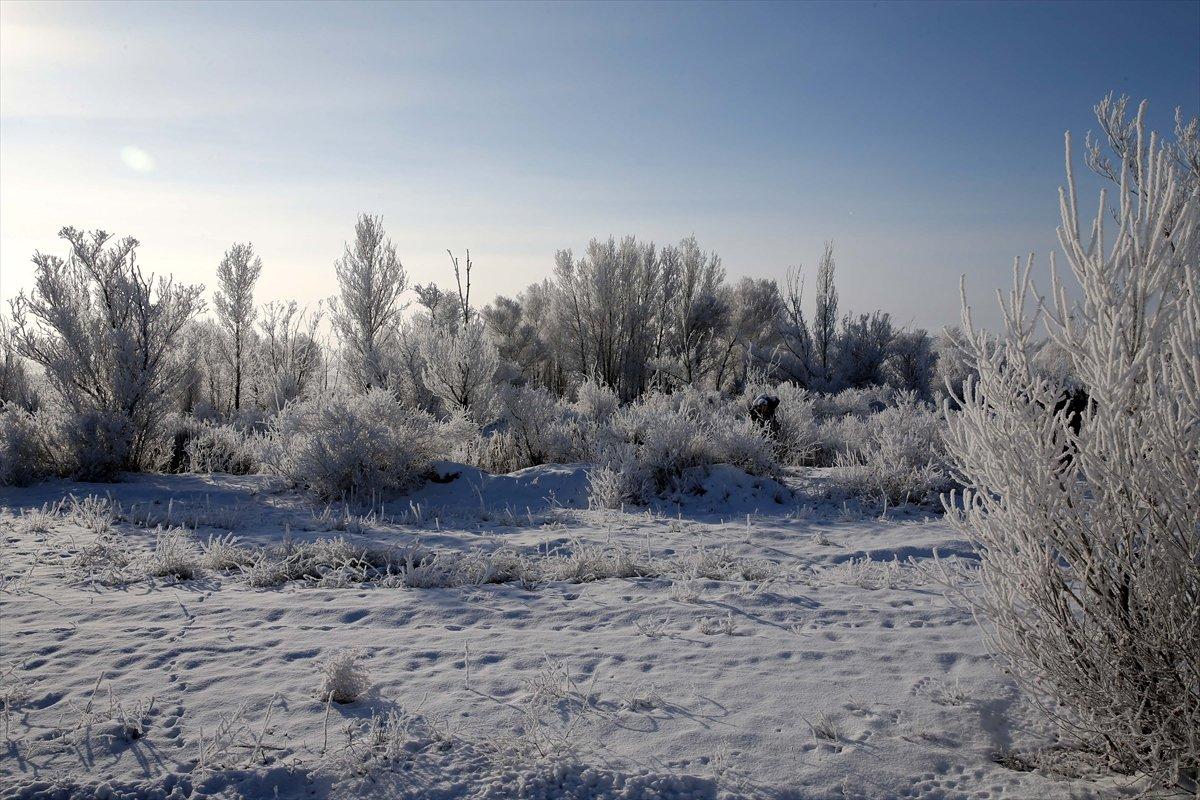 Sivas'ta Tödürge Gölü buz tuttu