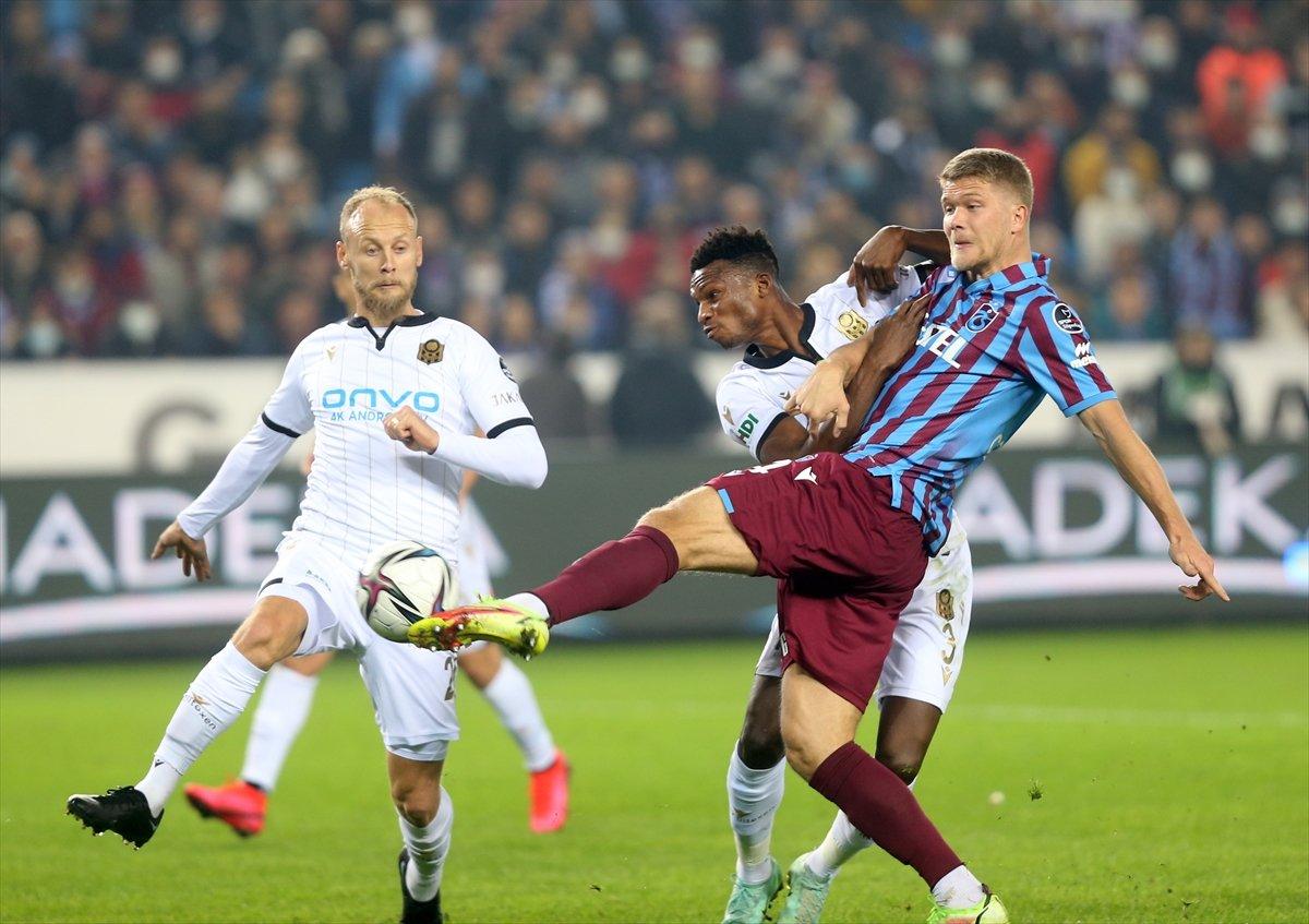 Trabzonspor, Yeni Malatyaspor'u tek golle mağlup etti