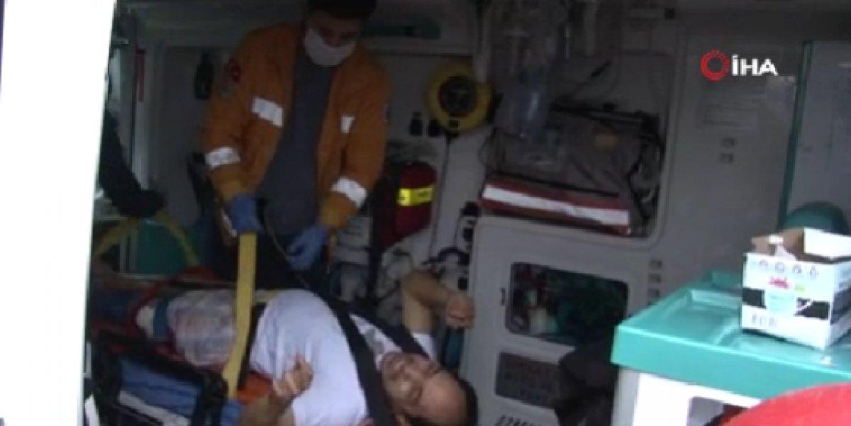 Sarıyer'de taksi İETT otobüsünün altına girdi