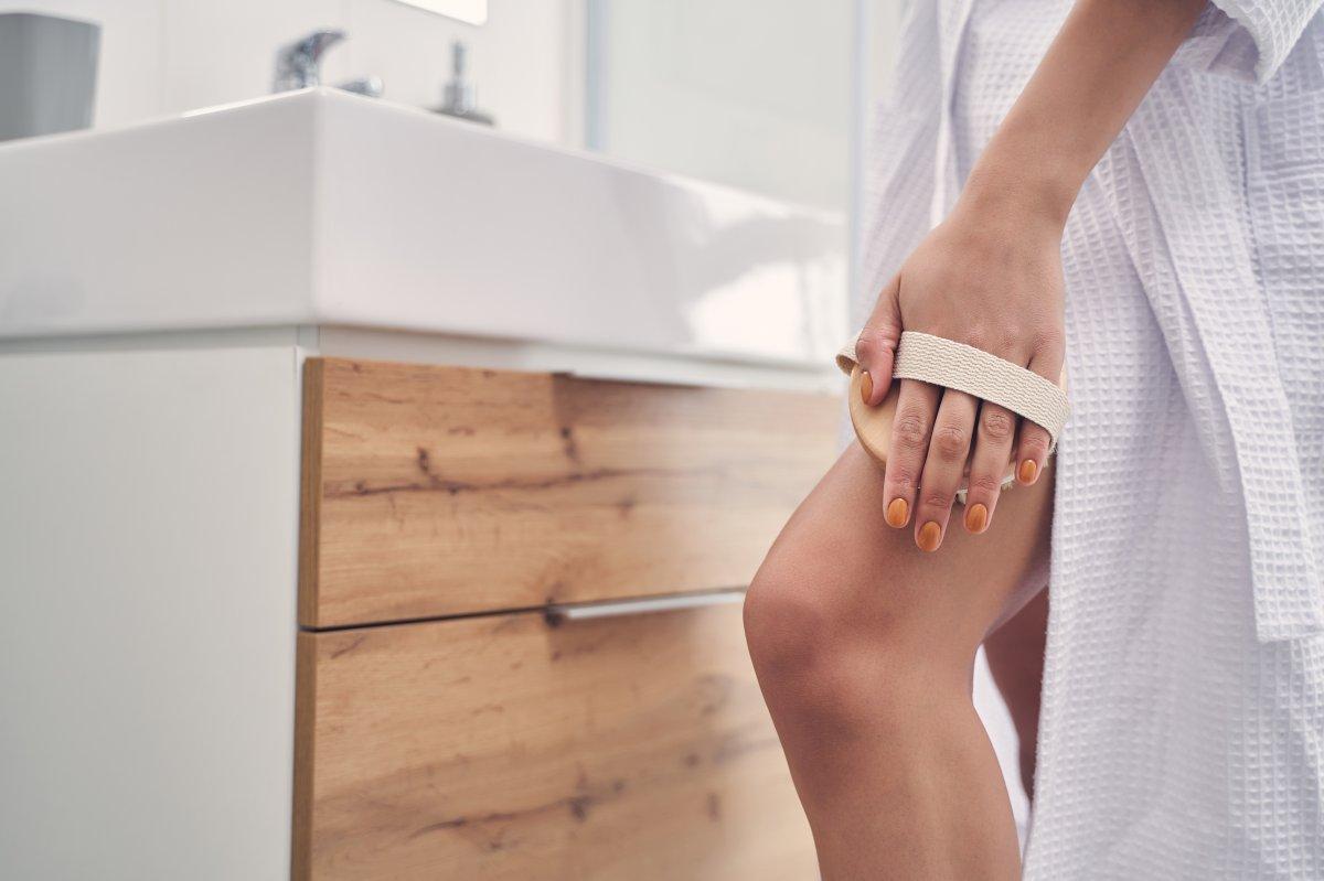 Kuru fırçalamanın cildiniz üzerindeki 7 olumlu etkisi