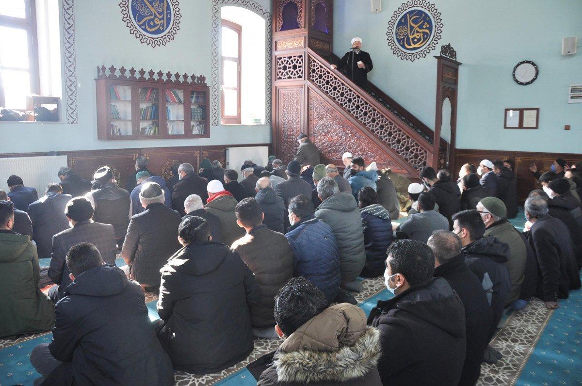 Ali Erbaş: Gençlere sahip çıkın