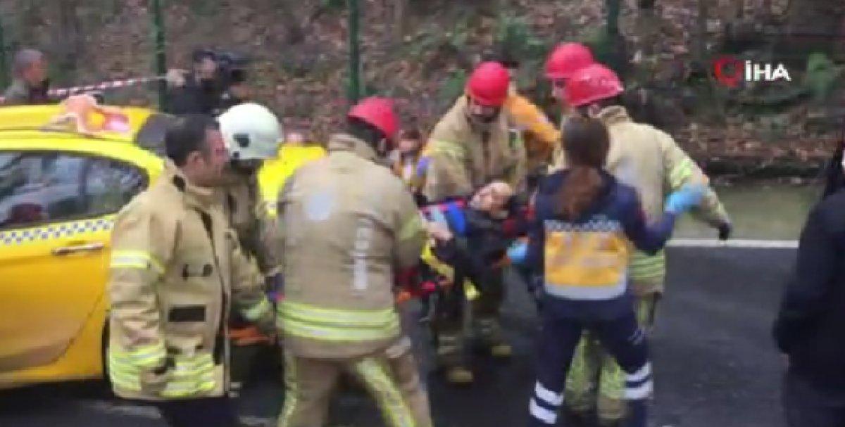 Sarıyer'de taksi İETT otobüsünün altına girdi