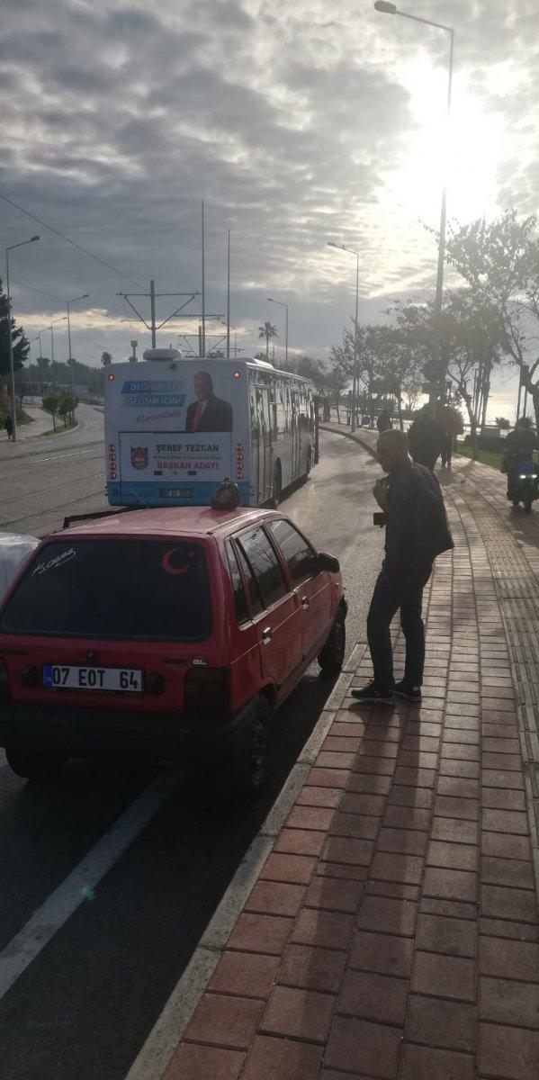 Antalya'da otobüs şoförünü tekme tokat dövdüler