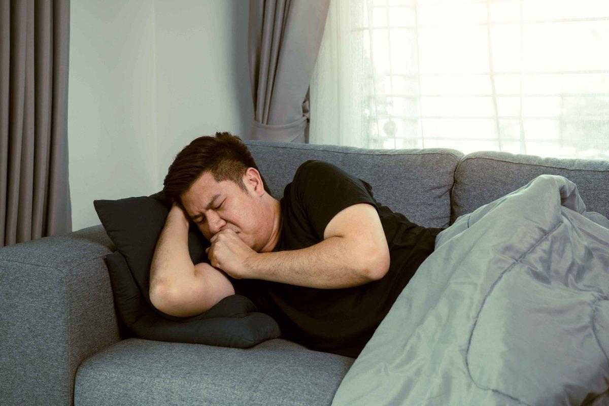 Öksürüğe karşı doğal çözüm: Keten tohumu ve kekik çayı