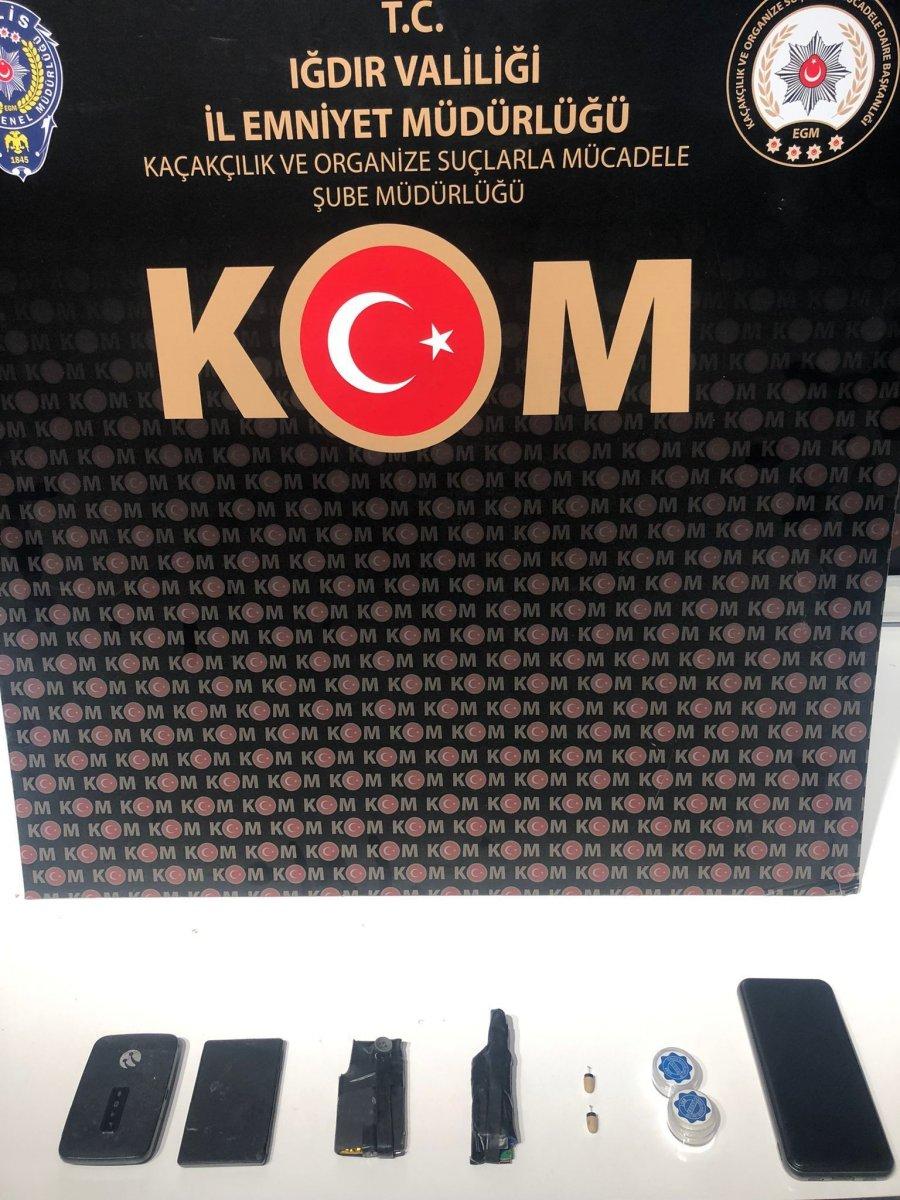 Iğdır'da kamera ve kulaklıkla sınava giren 5 kişiyi polis yakaladı