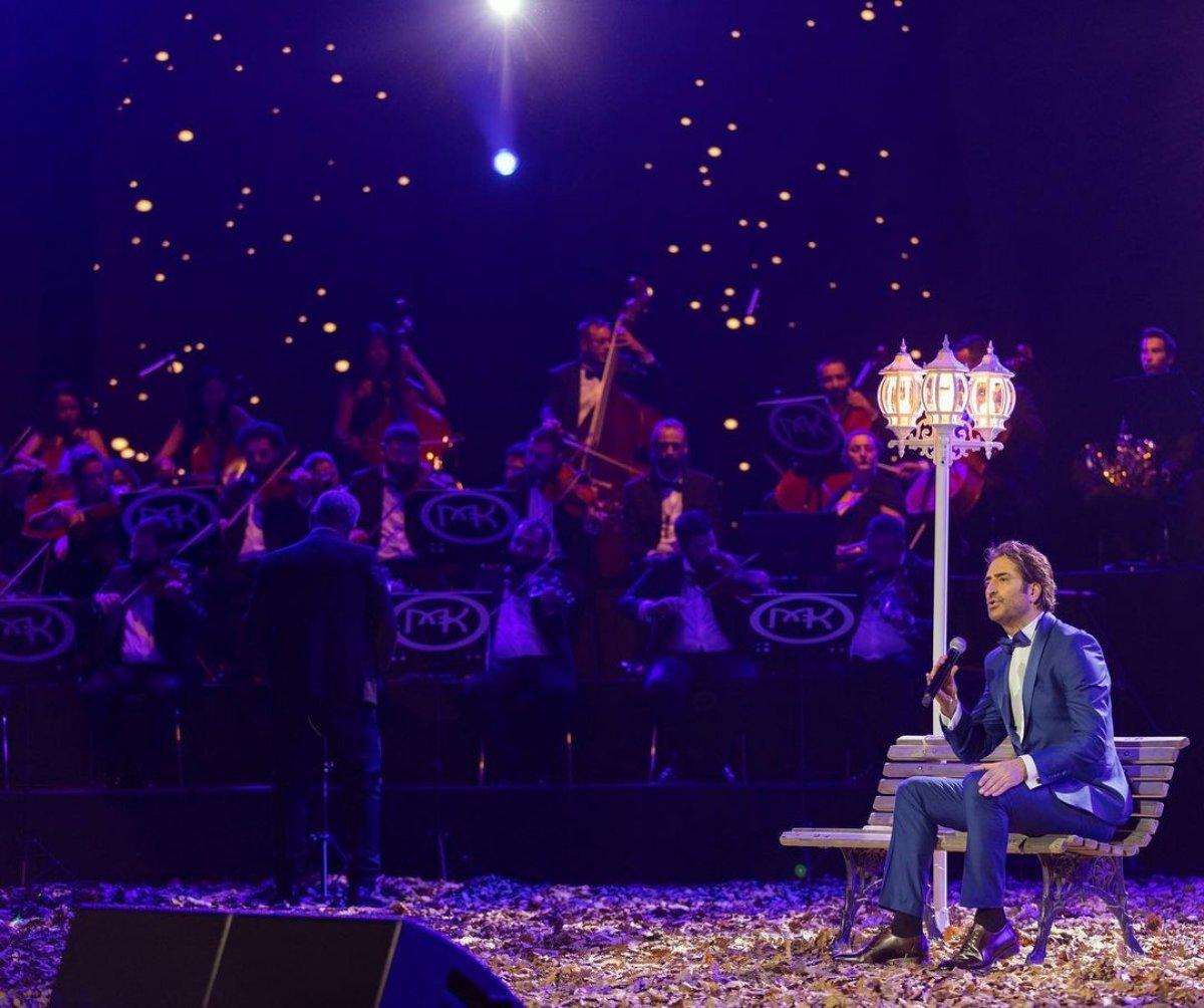 Demet Akalın'dan Mahsun Kırmızıgül'e destek