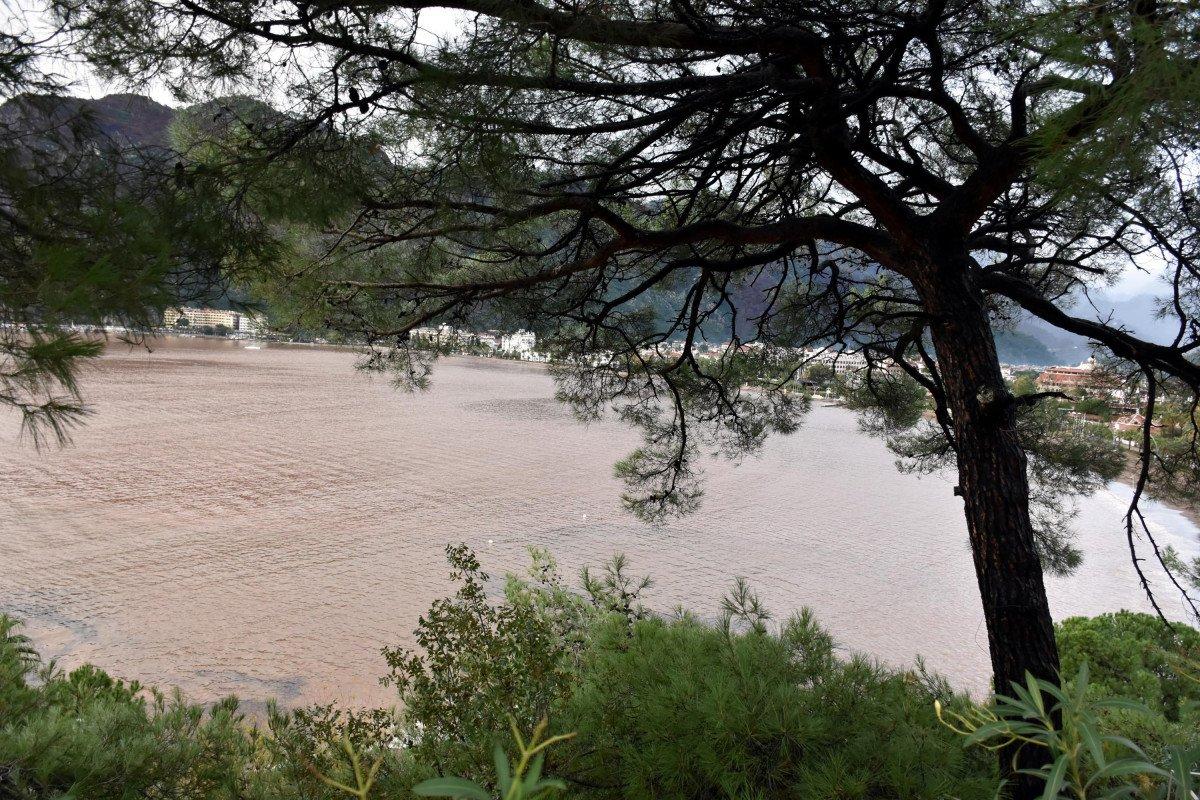 Marmaris'te metrekareye 62 kg yağış düştü