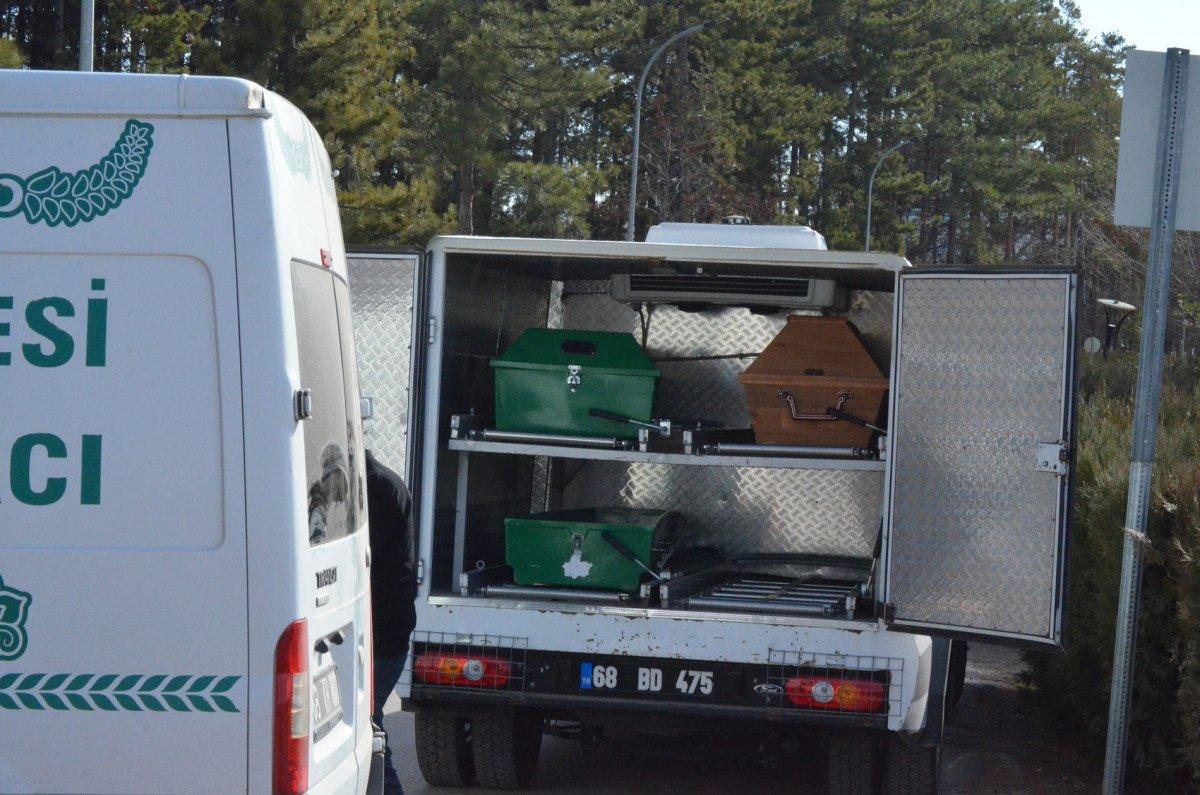 Ankara'da koronavirüsten ölen aile hekimi toprağa verildi