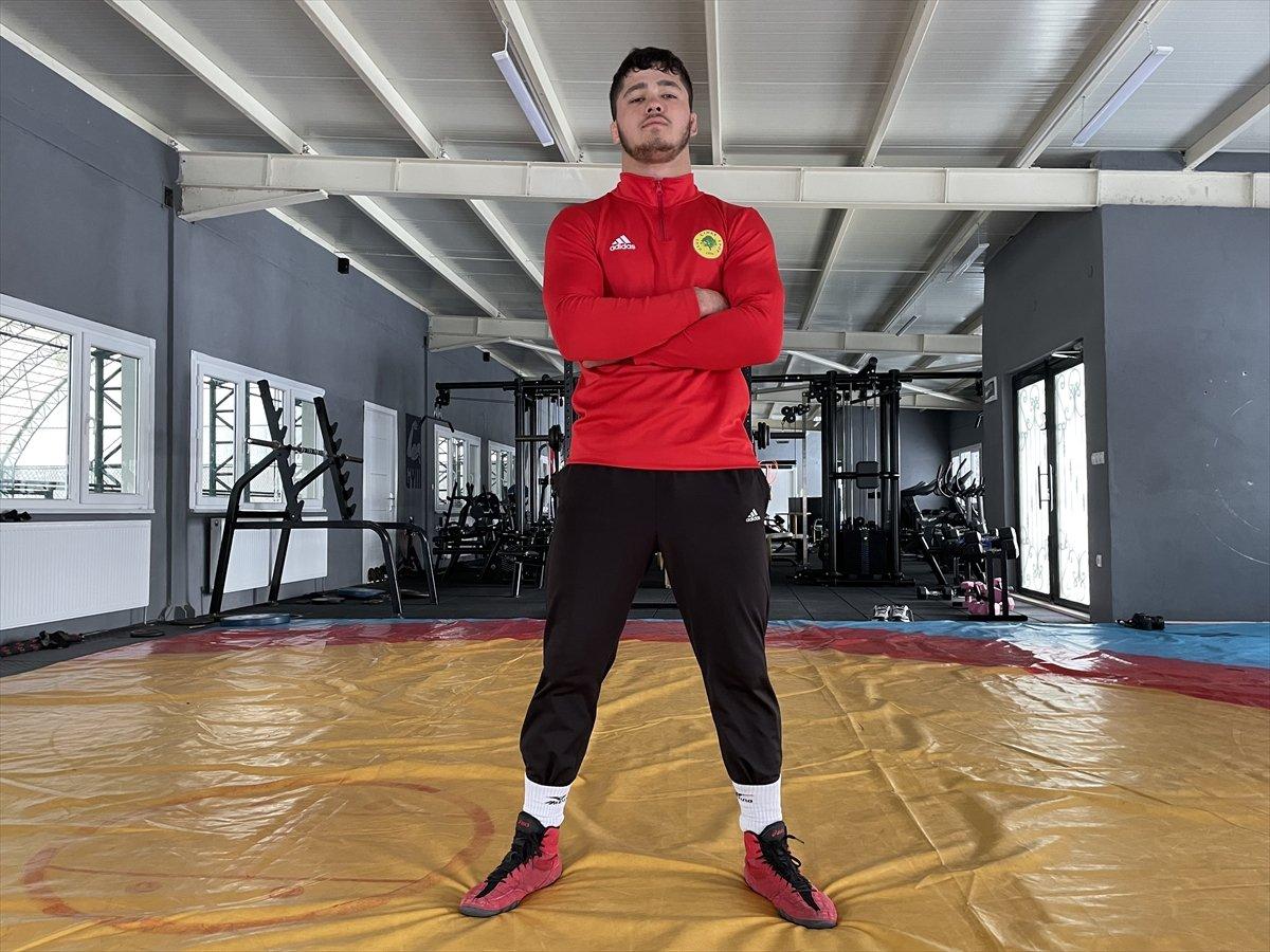 İşitme engelli milli güreşçi Ahmet Erfidan, olimpiyatları hedefledi