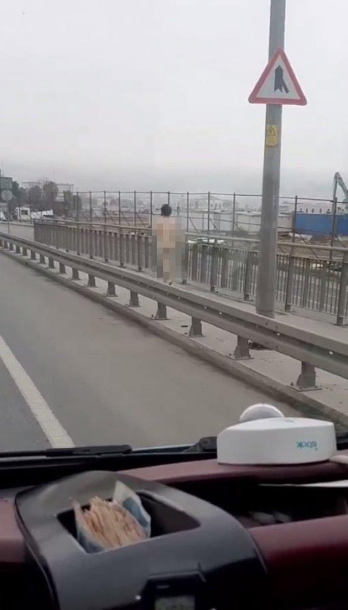 Büyükçemece’de çıplak şekilde koştu