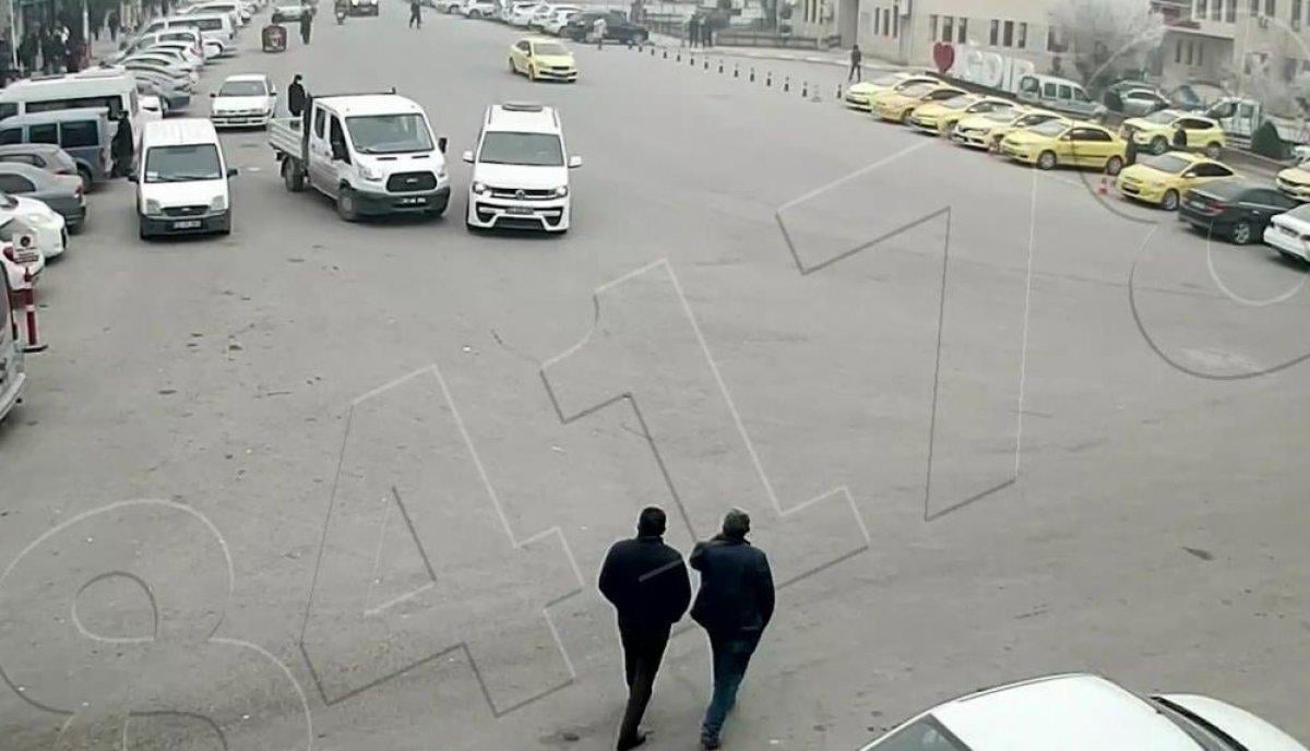 Iğdır'da sürücünün dikkatsizliği kazayı getirdi