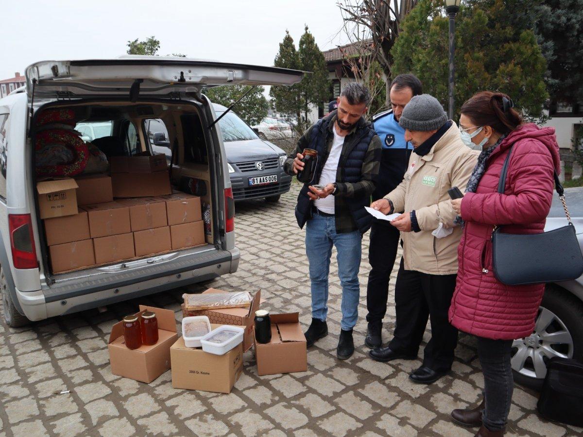 Düzce'de etiketsiz bal ve pekmez satarken yakalandı