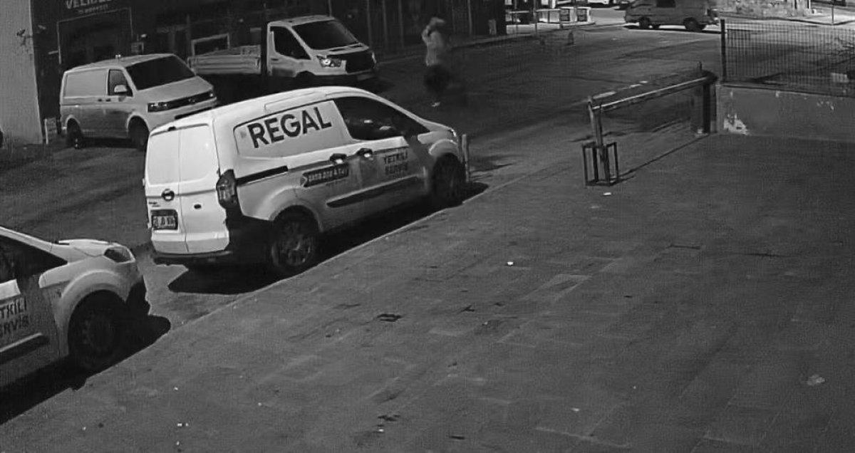 Kayseri'de bir kişi, park halindeki araçların camlarını kırdı