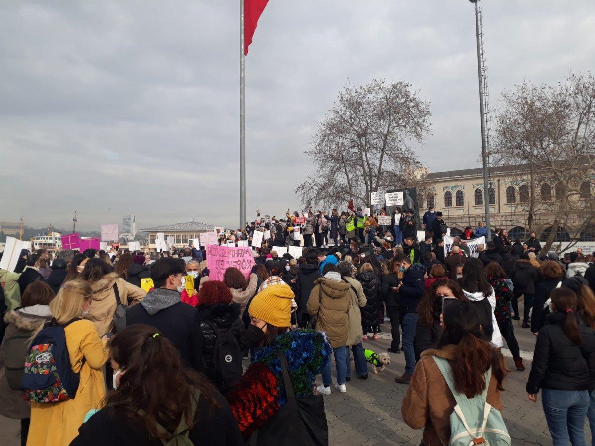 İstanbul'da sokak köpekleri için eylem yaptılar