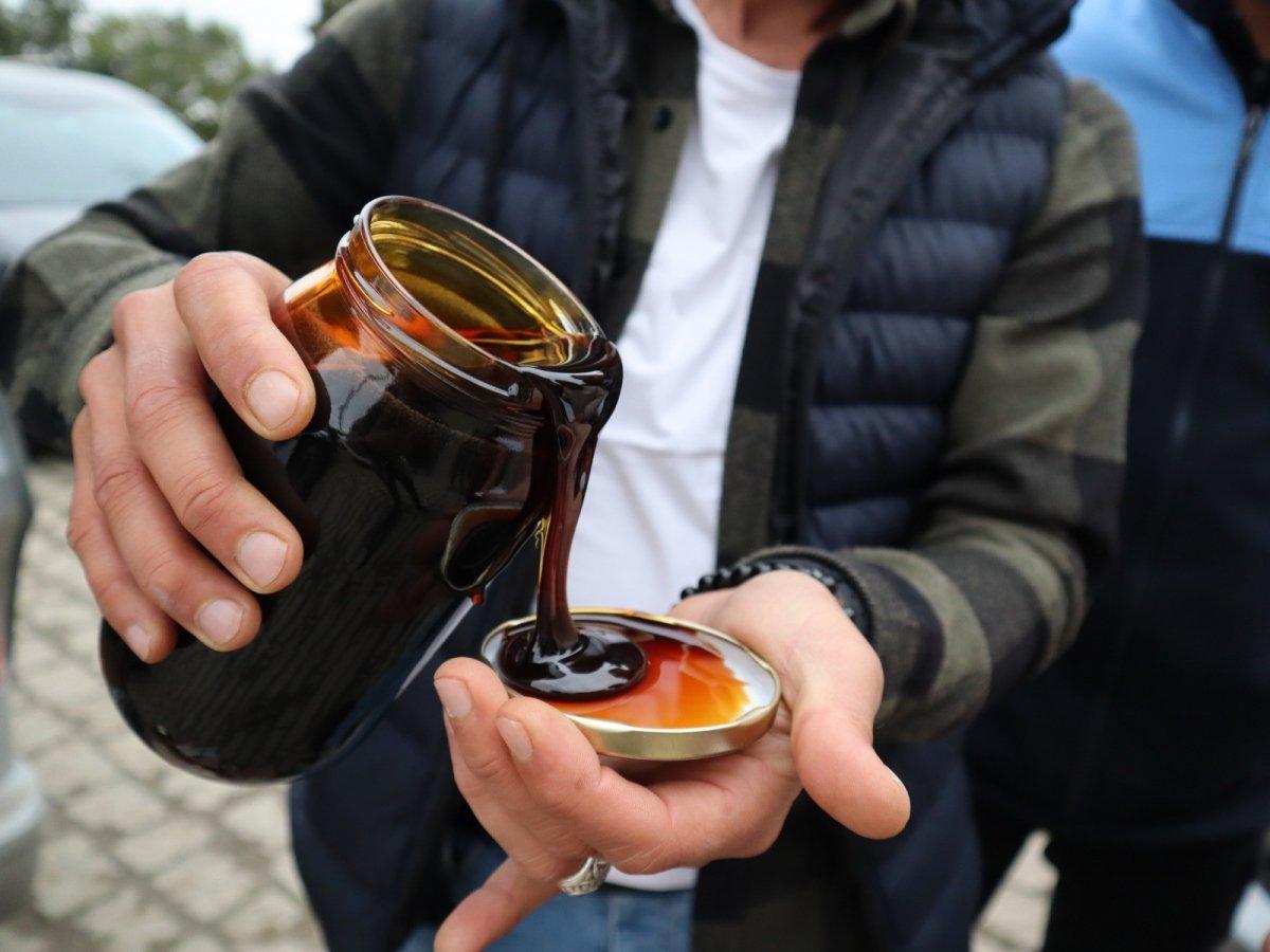 Düzce'de etiketsiz bal ve pekmez satarken yakalandı