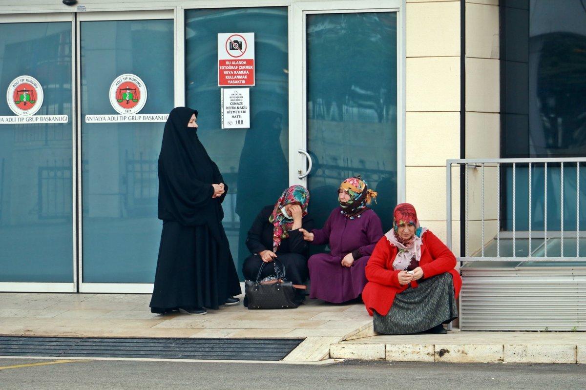 Antalya'da denize düşen kadın hayatını kaybetti