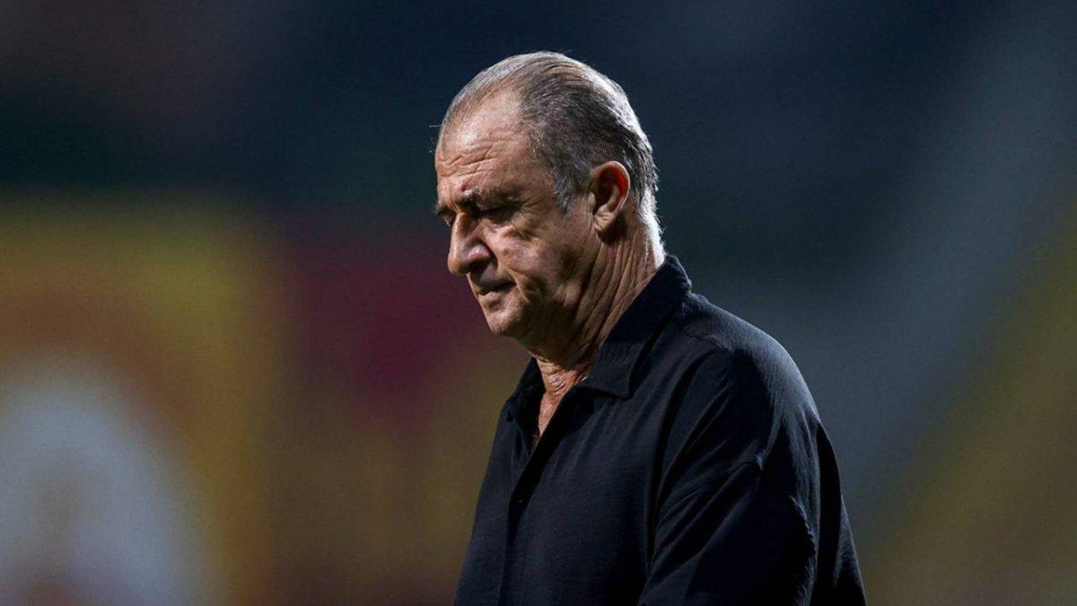 Fatih Terim'in yardımcıları da gönderiliyor