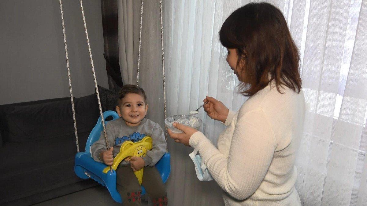 Bursa'da SMA hastası bebek, kilo almaması için aç yatırılıyor