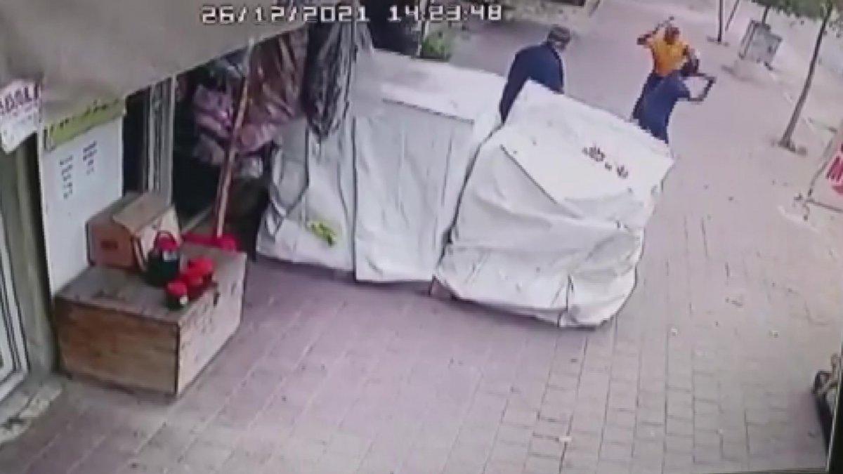 Adana'daki dayakçı kocaya yapılan linç girişimi kamerada