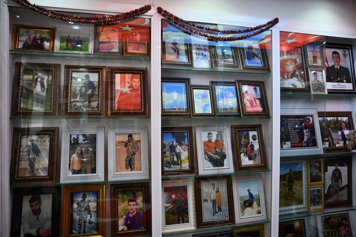 Gaziantep'te şehit düşen oğlunun hatıraları odasında yaşatılıyor