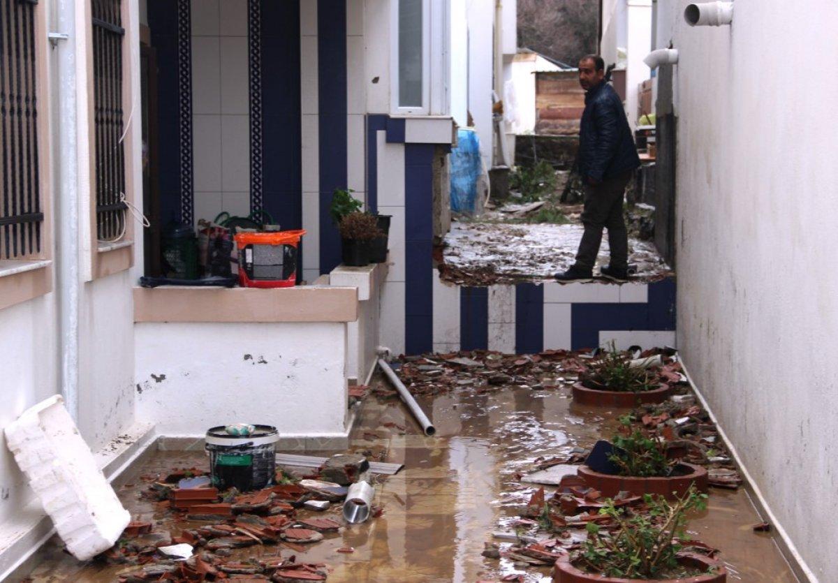 Bodrum'da sel faciası: Evleri su bastı