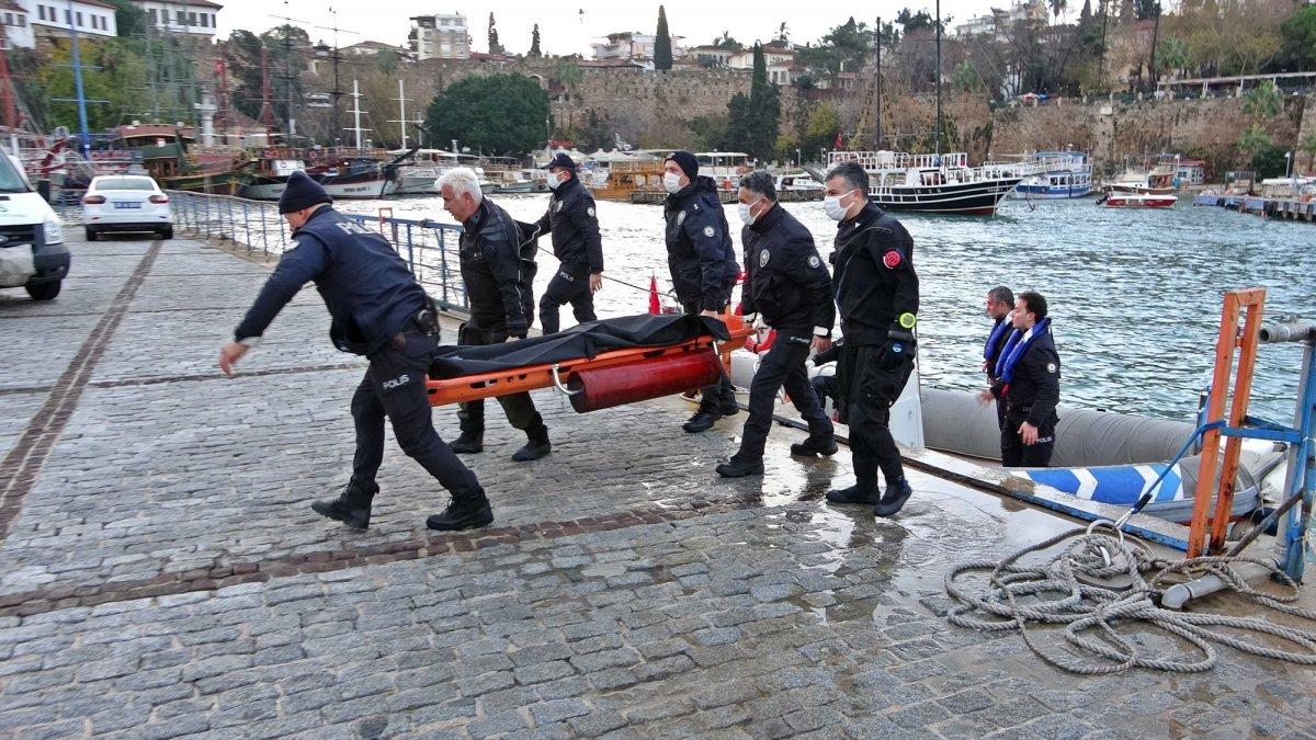 Antalya'da turist boğulma tehlikesi geçirdi