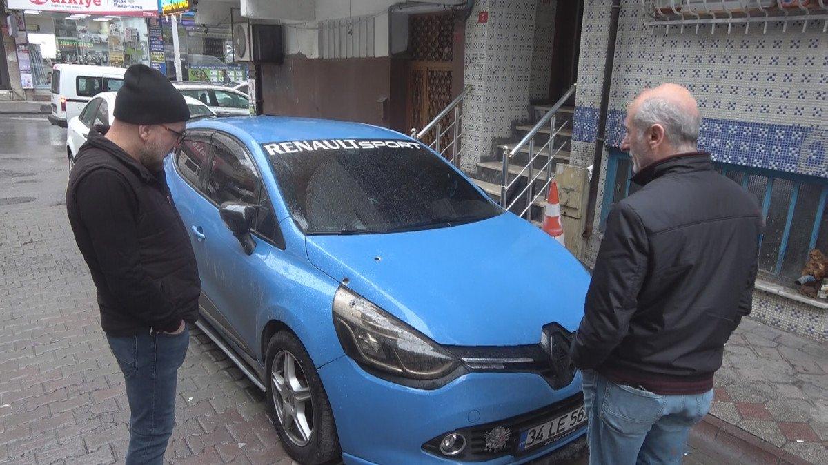 Sultangazi’de, park halindeki otomobile silahlı saldırı anları