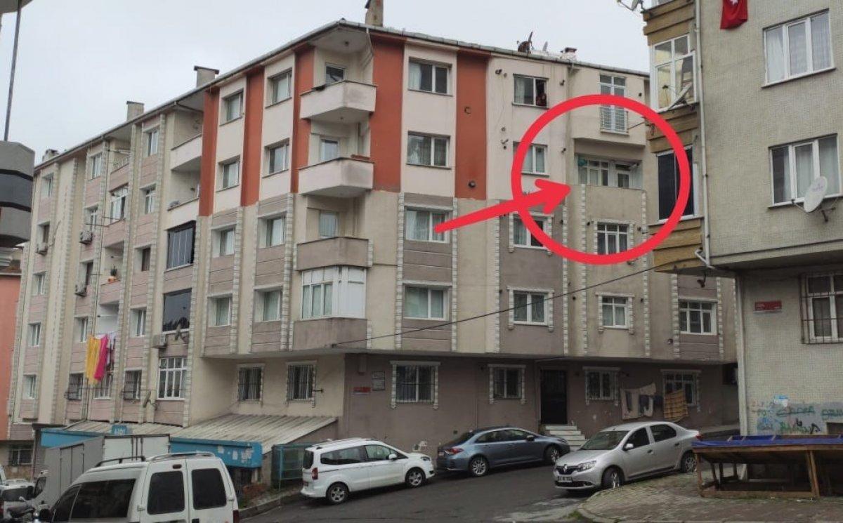 Sultangazi'de babasının darbettiği çocuk balkondan atladı