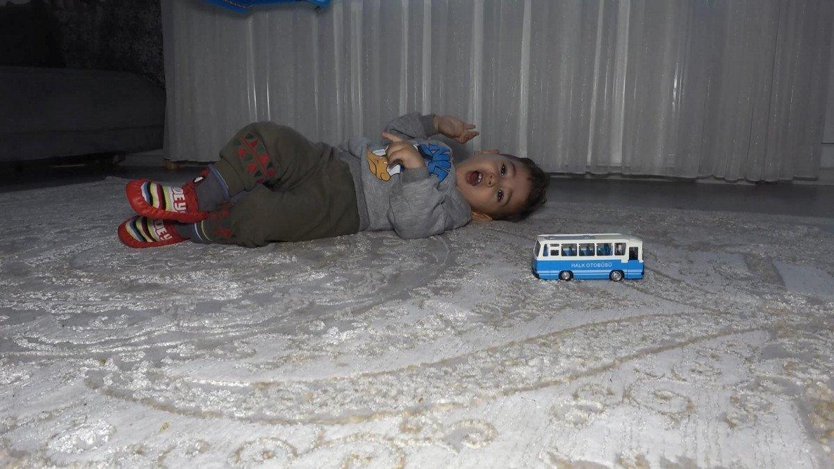 Bursa'da SMA hastası bebek, kilo almaması için aç yatırılıyor