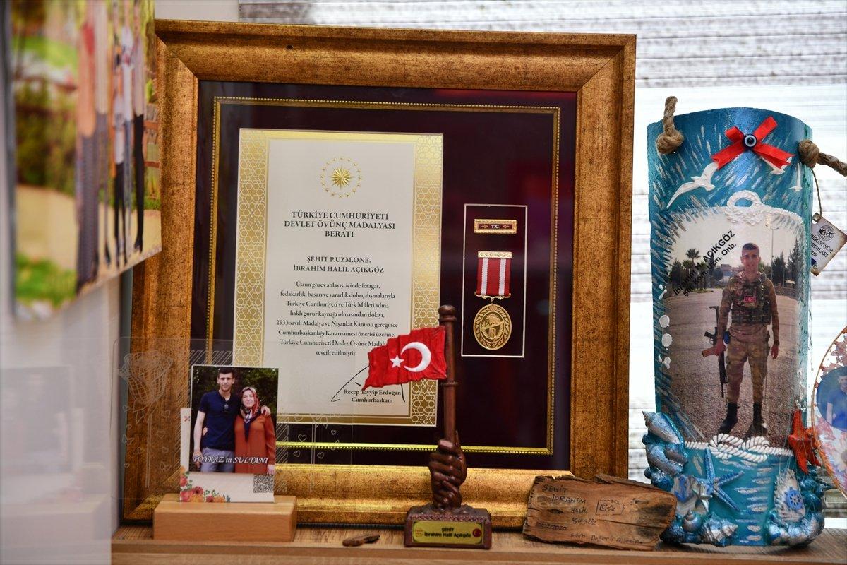 Gaziantep'te şehit düşen oğlunun hatıraları odasında yaşatılıyor