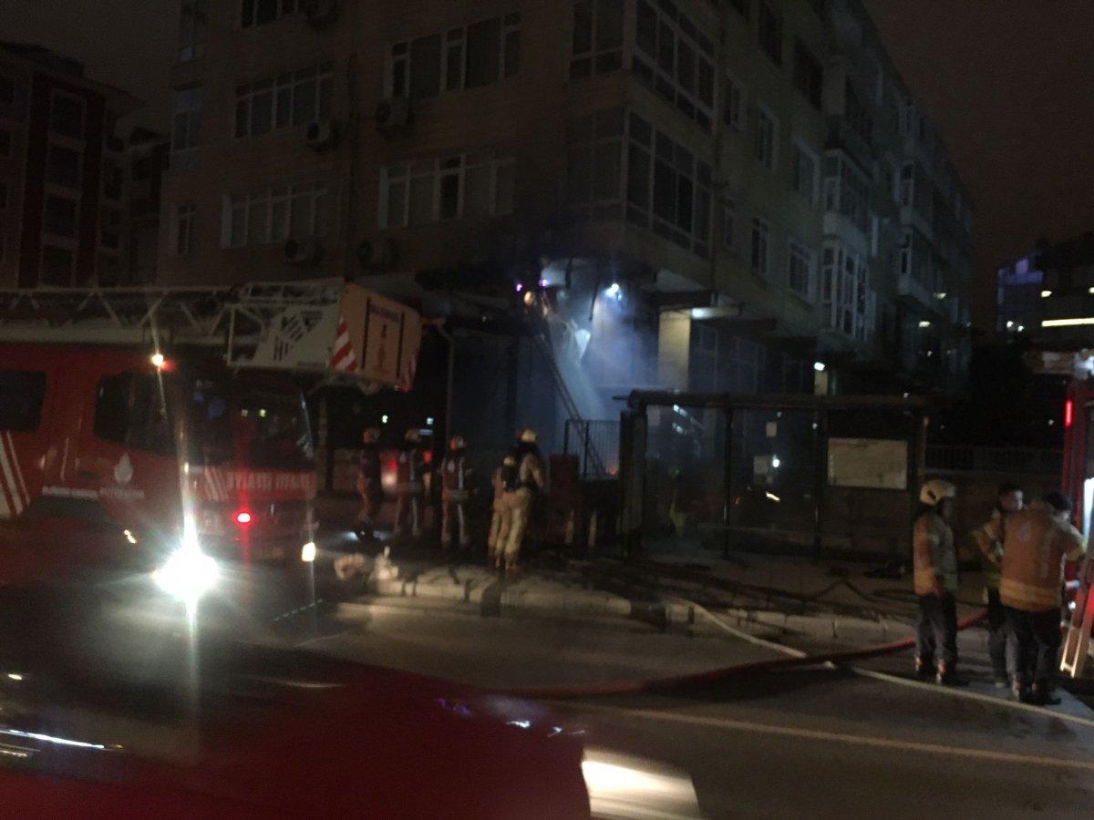 Şişli'de işyerinde çıkan yangın söndürüldü