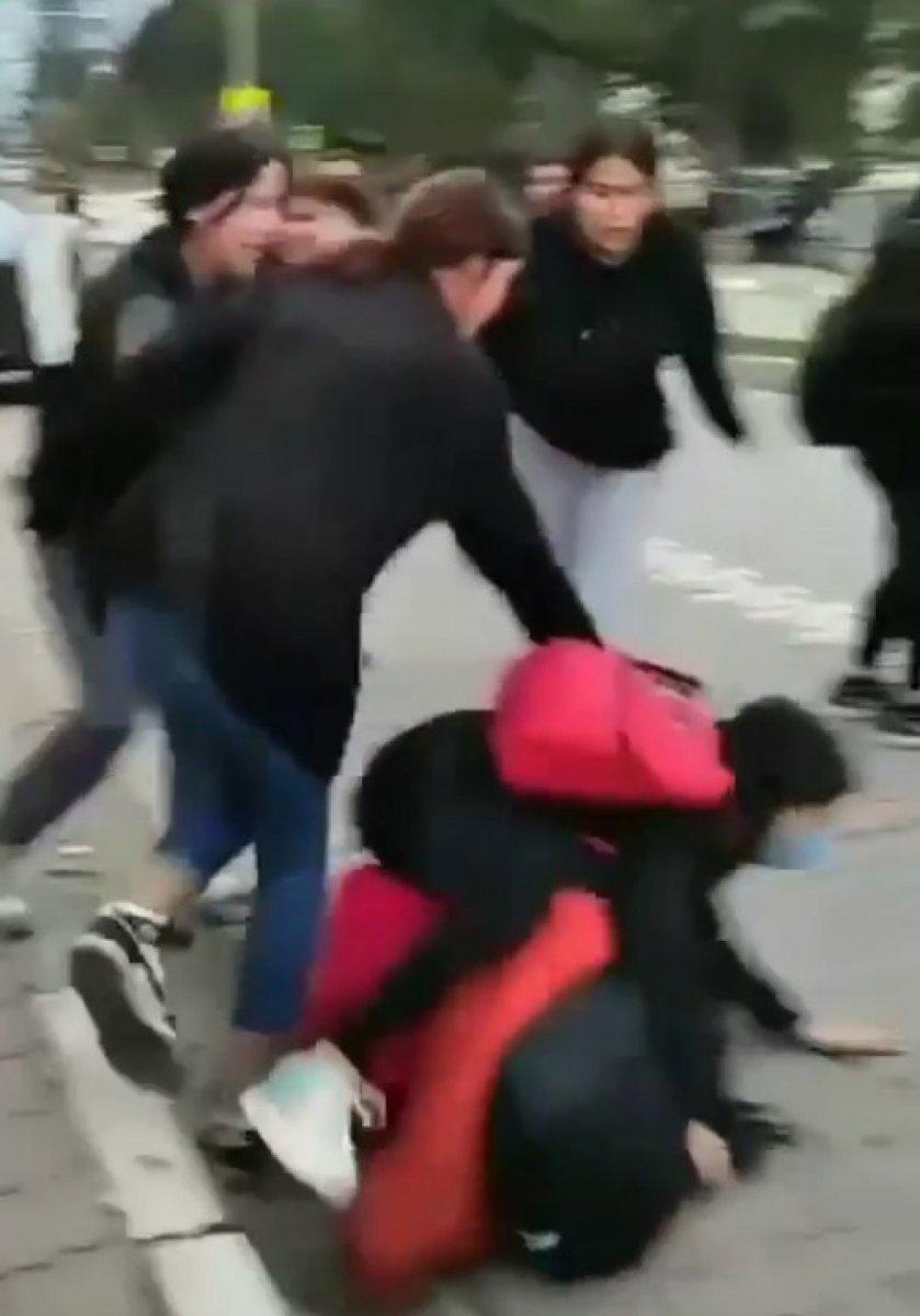 Bursa’da liseli kız öğrenciler tekme tokat kavga etti