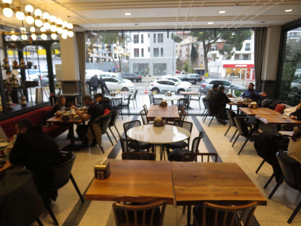 Kadıköy'de hesap ödemeden kaçan kadınlar kamerada