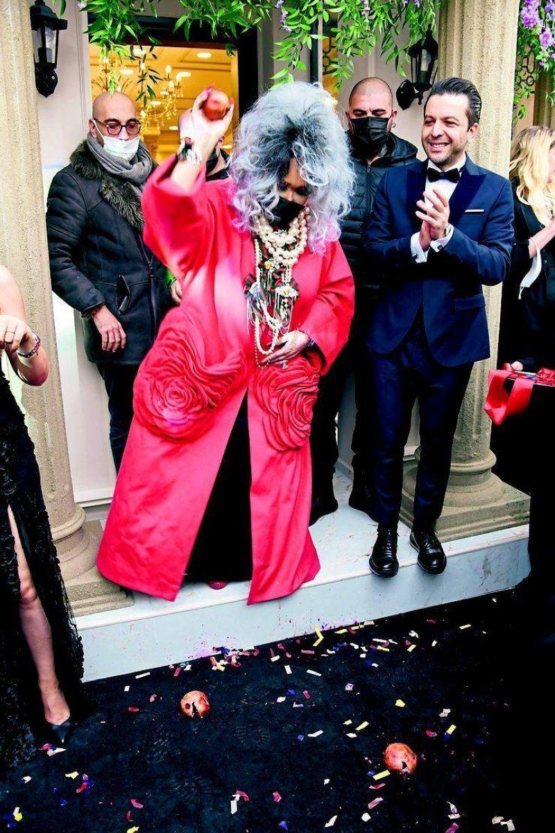 Nihat Doğan, Bülent Ersoy'u 18 bin bakımına sokacak