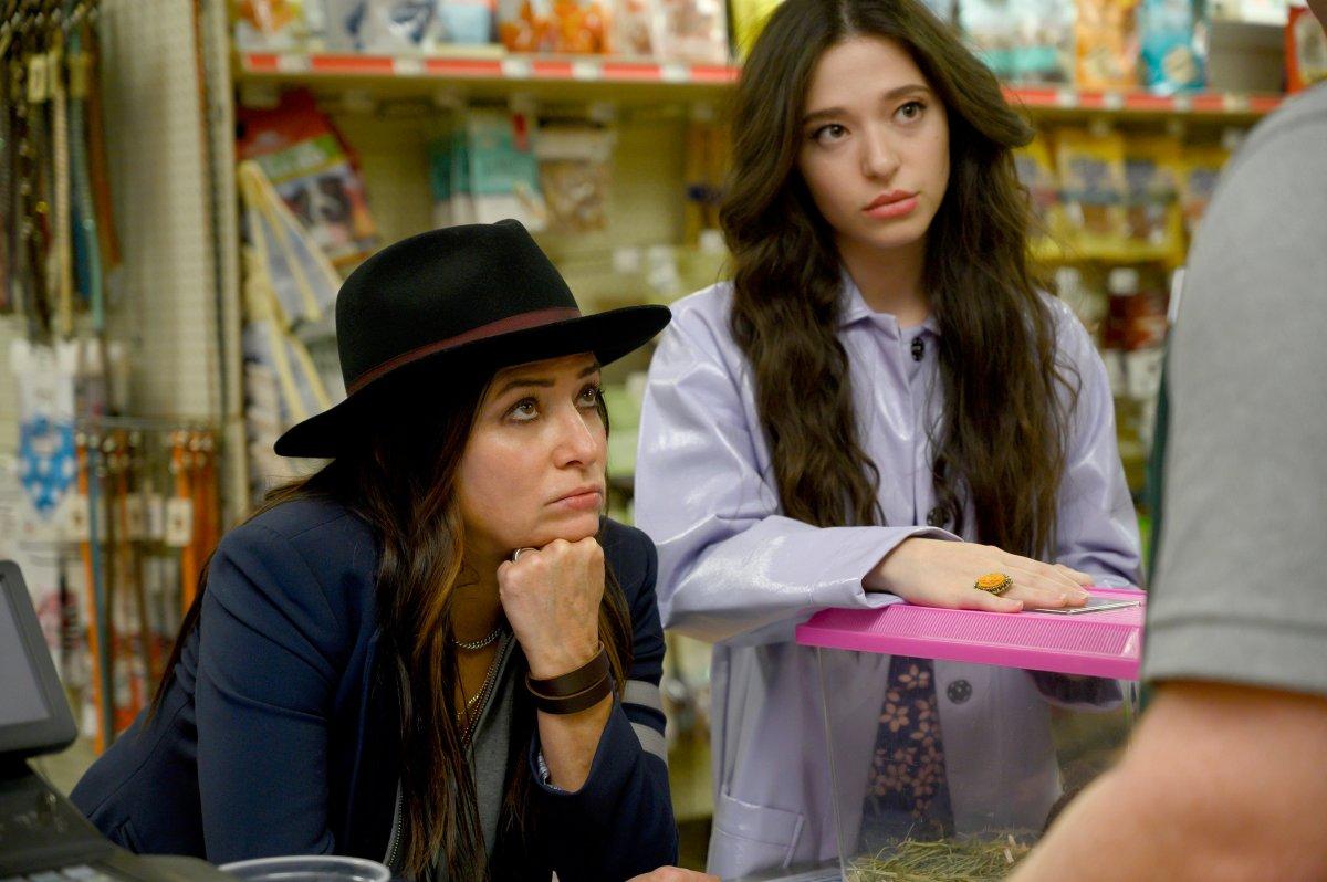 Doyamayanlara: Emily in Paris tadında 13 dizi önerisi