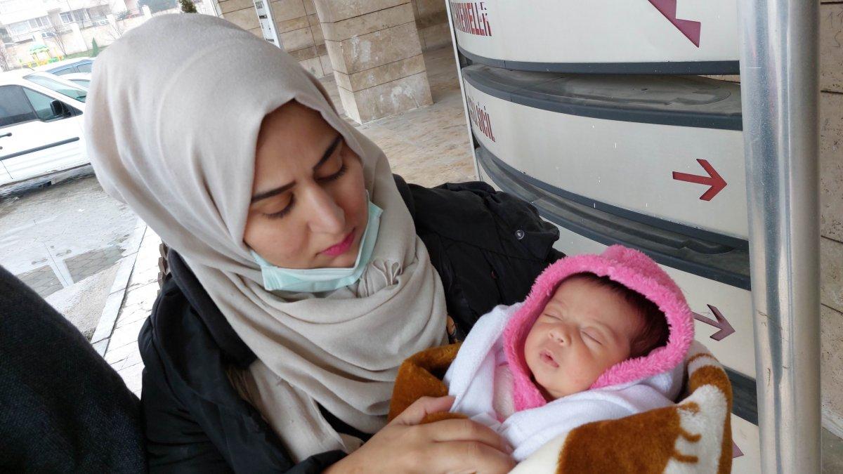 Samsun'da 17 günlük bebek ortada kaldı