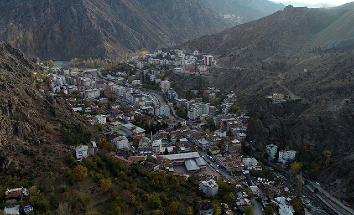 Su altında kalacak olan Yusufeli'nde mezarlar taşınıyor