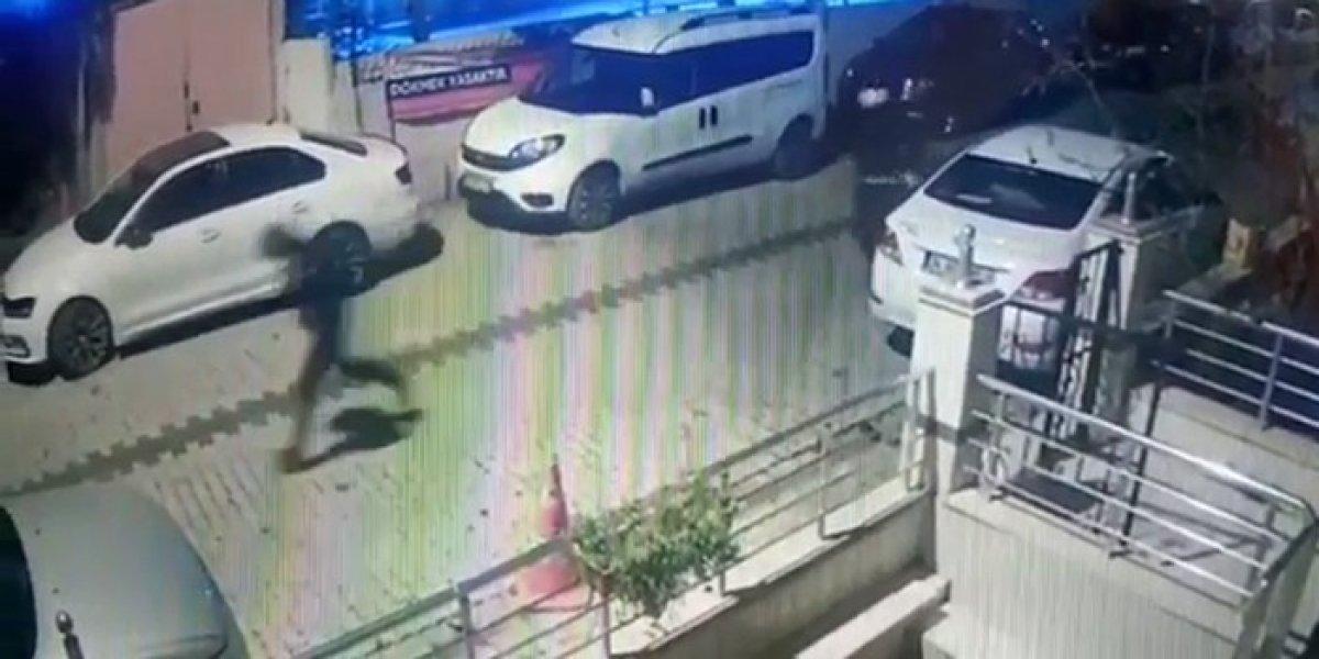 Küçükçekmece'de eve giren hırsızlar temizlik robotunu çaldı