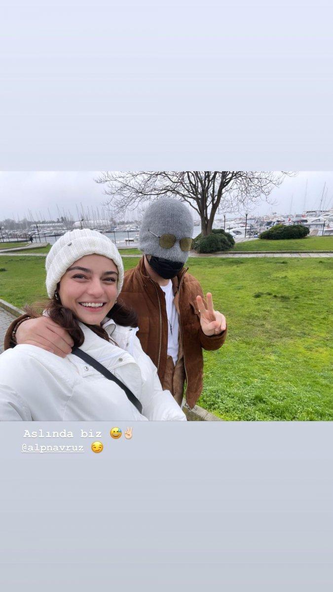 Alp Navruz ve Ayça Ayşin Turan’dan aşk pozu