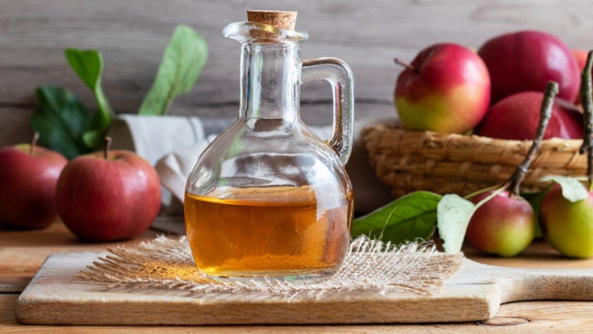 Uyumadan önce elma sirkesi içmek için 11 harika neden